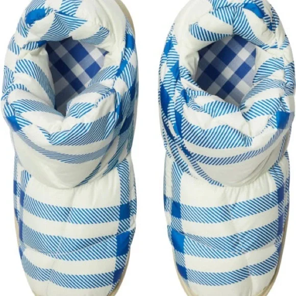 Burberry Unisex (men or women’s) Blue Checkered Pillow Winter Boots - Picture 4 of 5